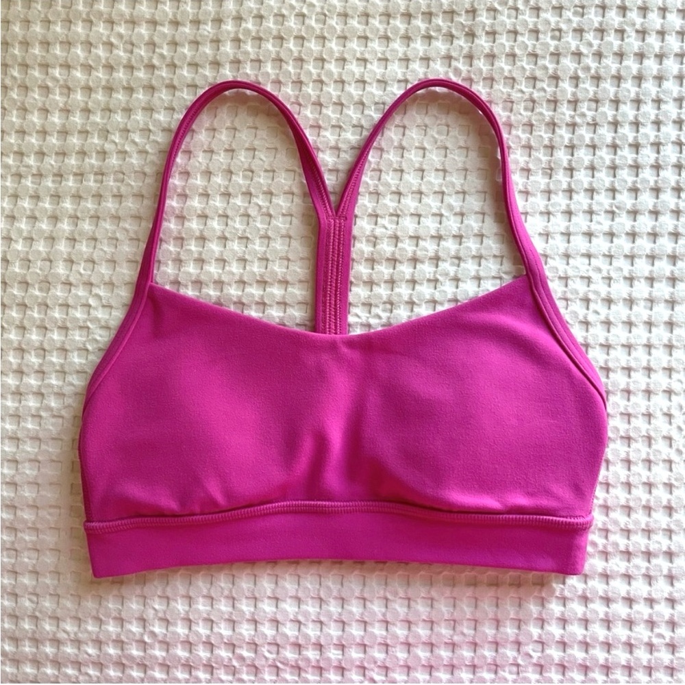 Lululemon Flow Y Nulu Sports Bra - SONIC PINK